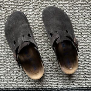 Pre loved Birkenstocks size 38 Boston Soft Footbed Suede Clog